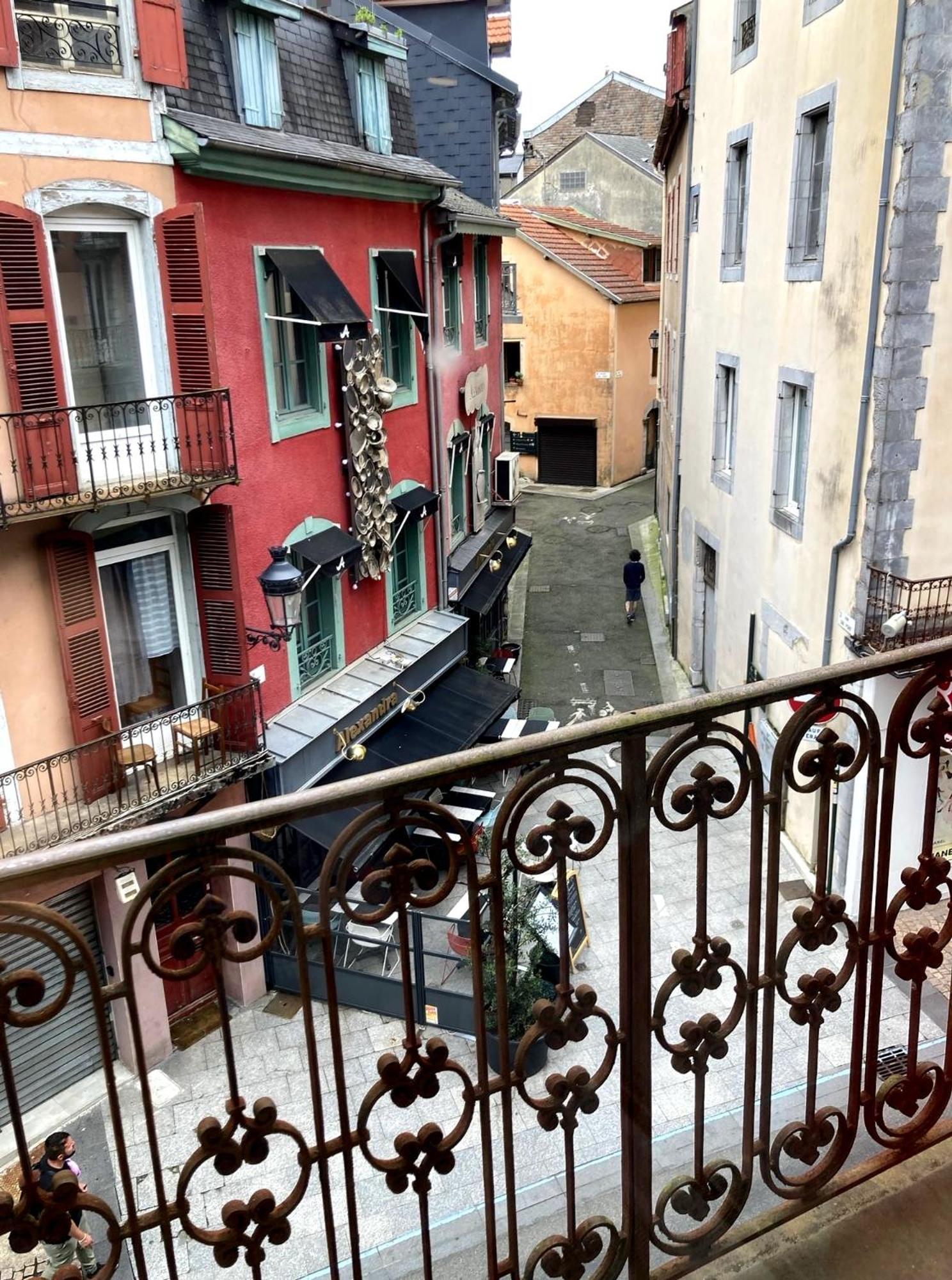2em Etage Votre Pelerinage A *